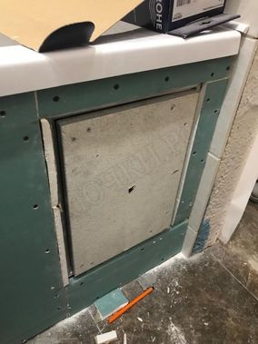 Люк под плитку Нажимной Секрет-Лайт 400*500 Люк под плитку Нажимной Секрет-Лайт 400*500